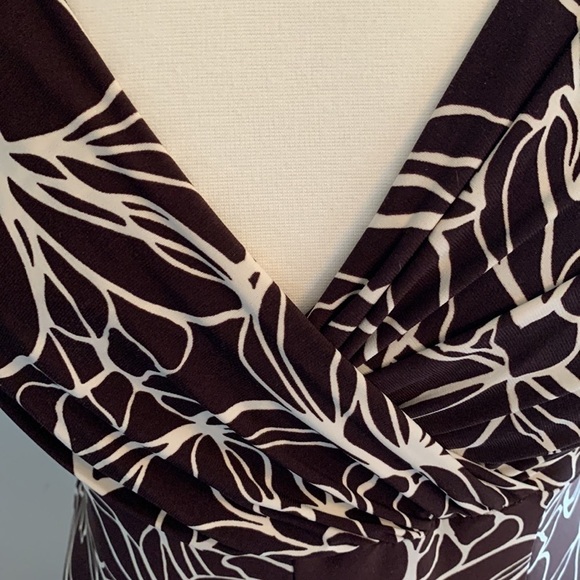 Jones Wear Dress in Brown and Cream, criss cross on top, very good condition - Picture 3 of 8